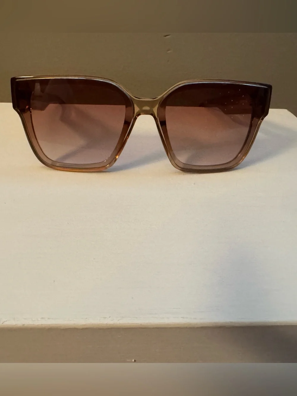 QUAY Drive In Square Sunglasses – Case Included